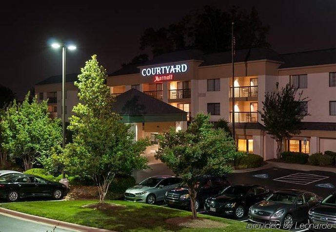 Courtyard By Marriott Charlotte Norman Hotel Huntersville
