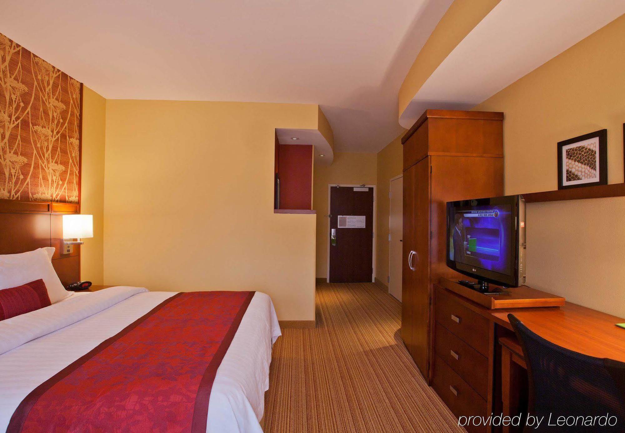 Courtyard By Marriott Charlotte Norman Hotel 3*