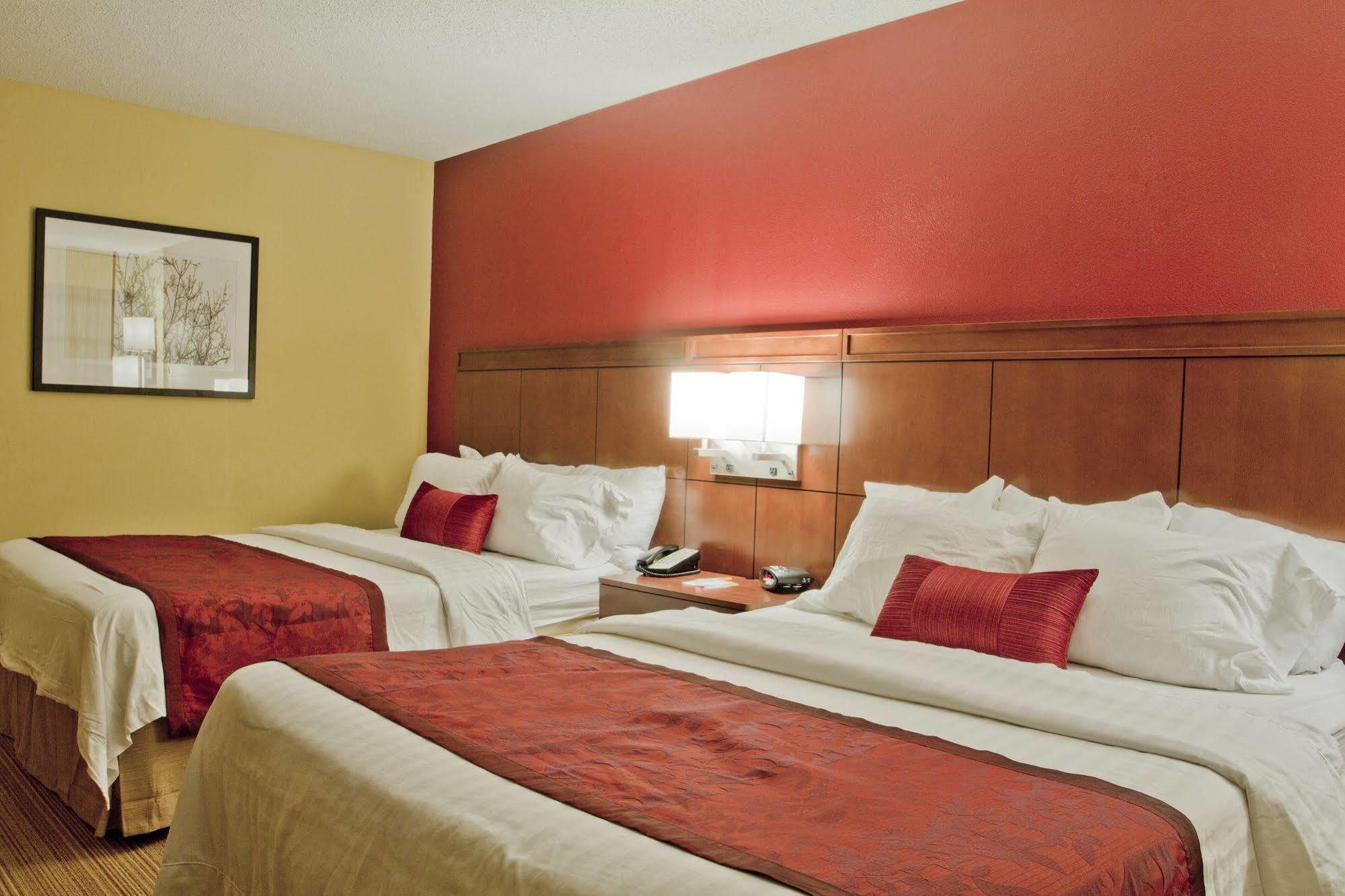 Courtyard By Marriott Charlotte Norman Hotel 3*