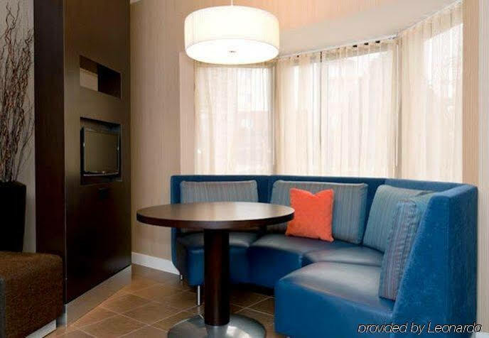 Courtyard By Marriott Charlotte Norman Hotel
