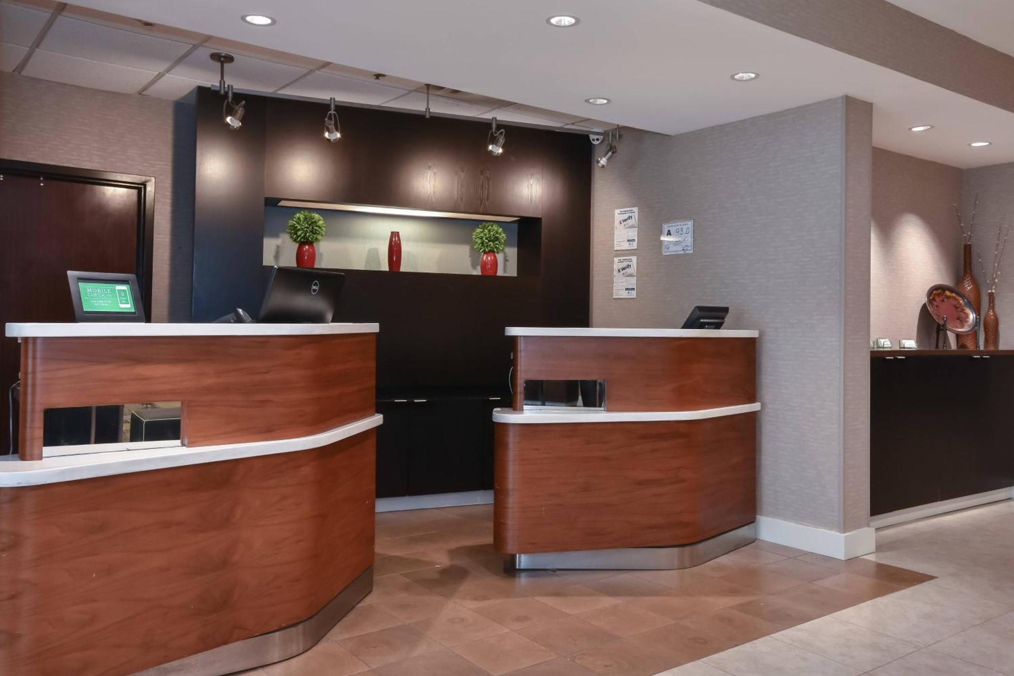 Courtyard By Marriott Charlotte Norman Hotel 3*