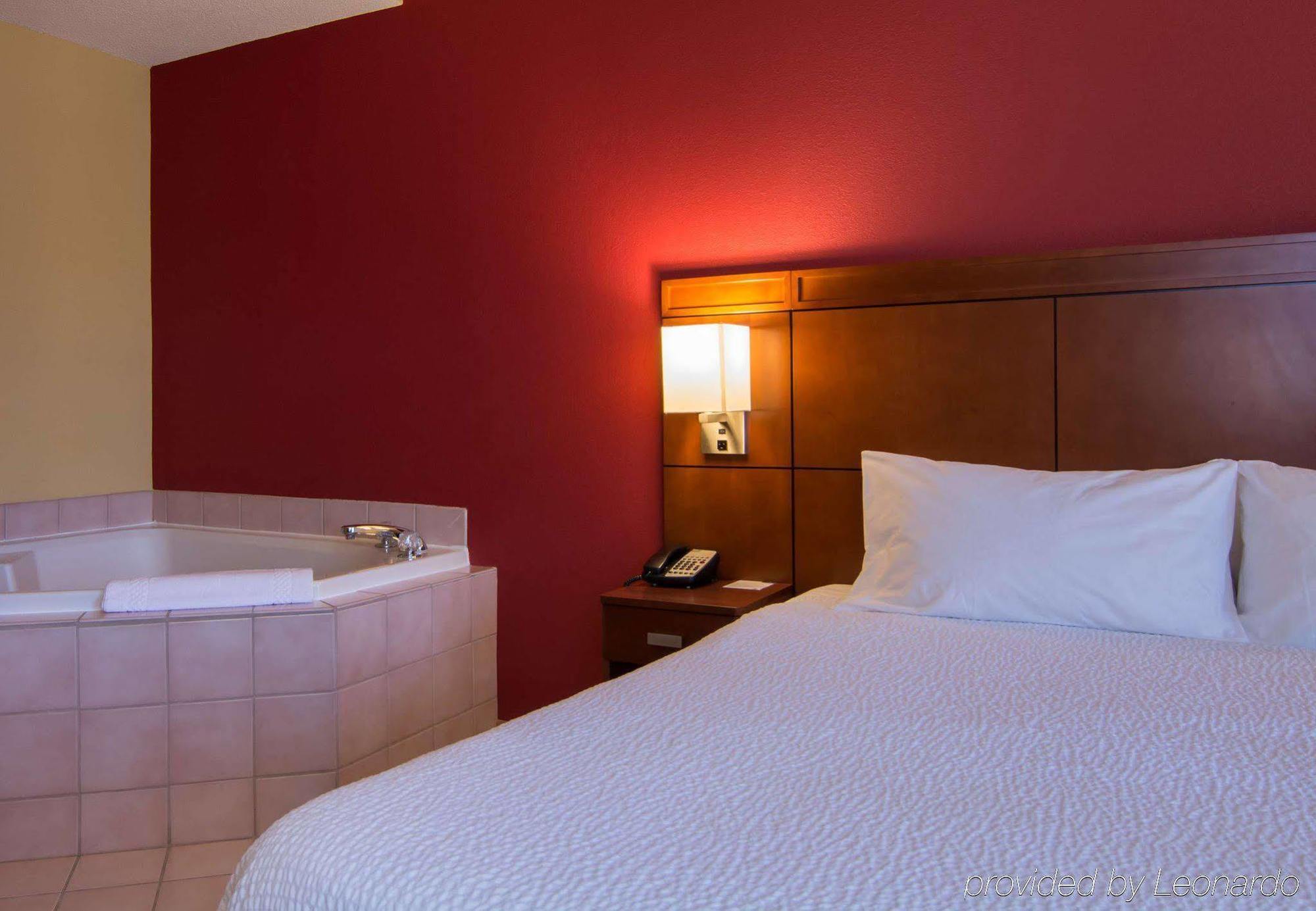Courtyard By Marriott Charlotte Norman